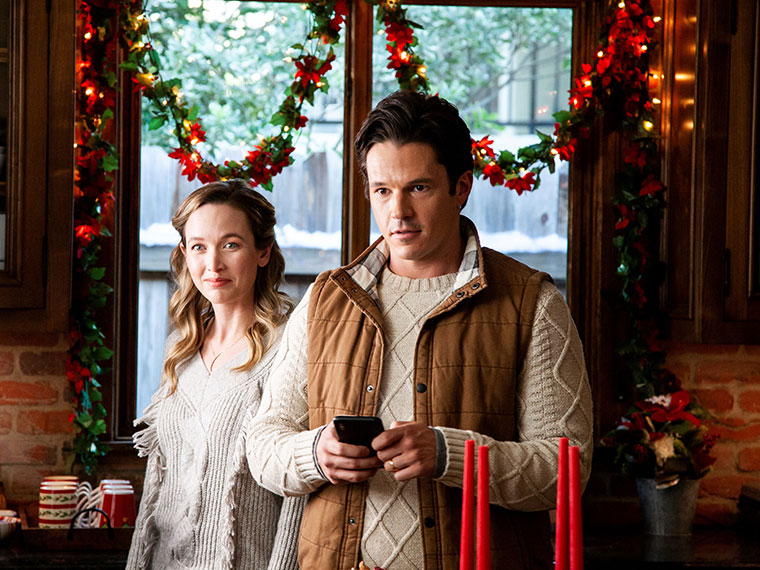 cast of a very charming christmas town on lifetime